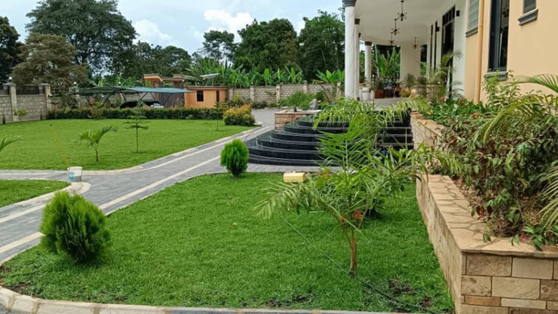 Compound view