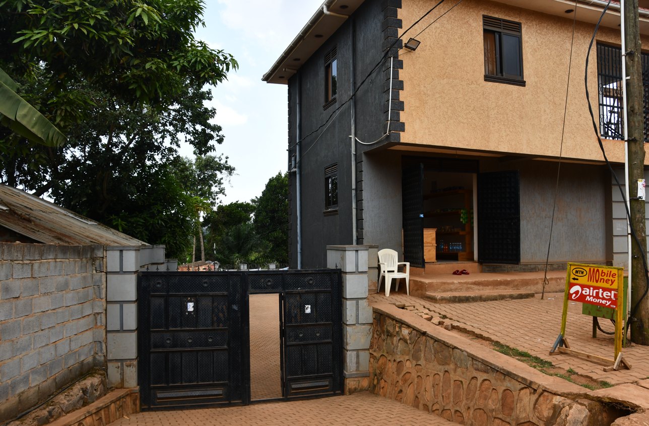 Gate