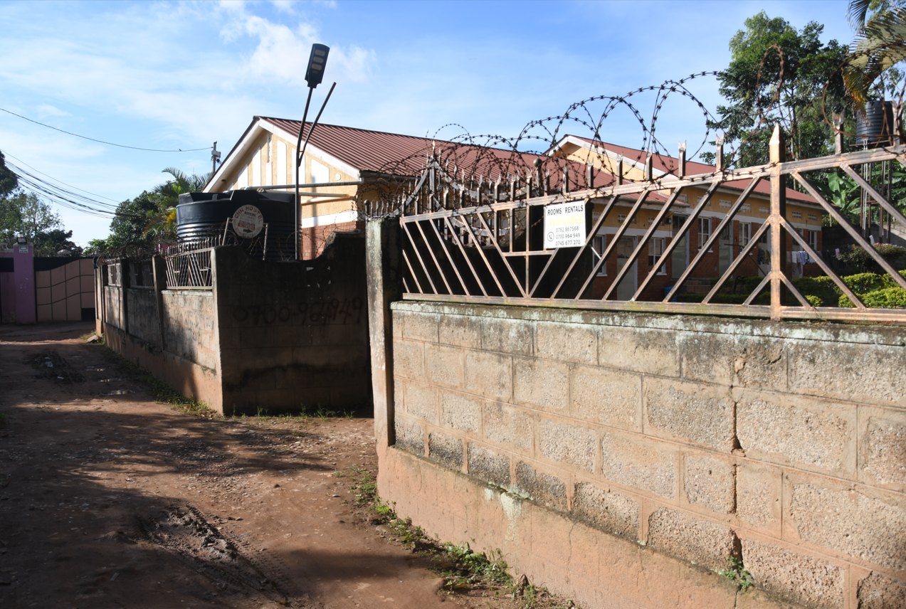 Gate