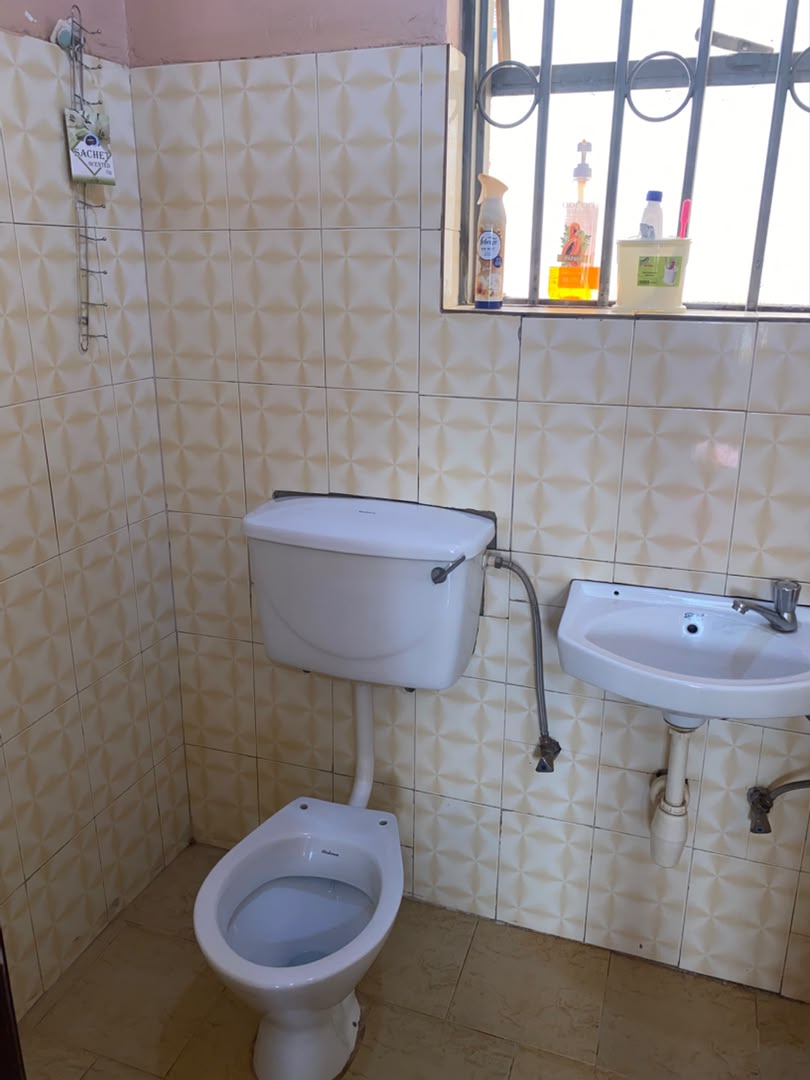 Self-contained : Bathroom