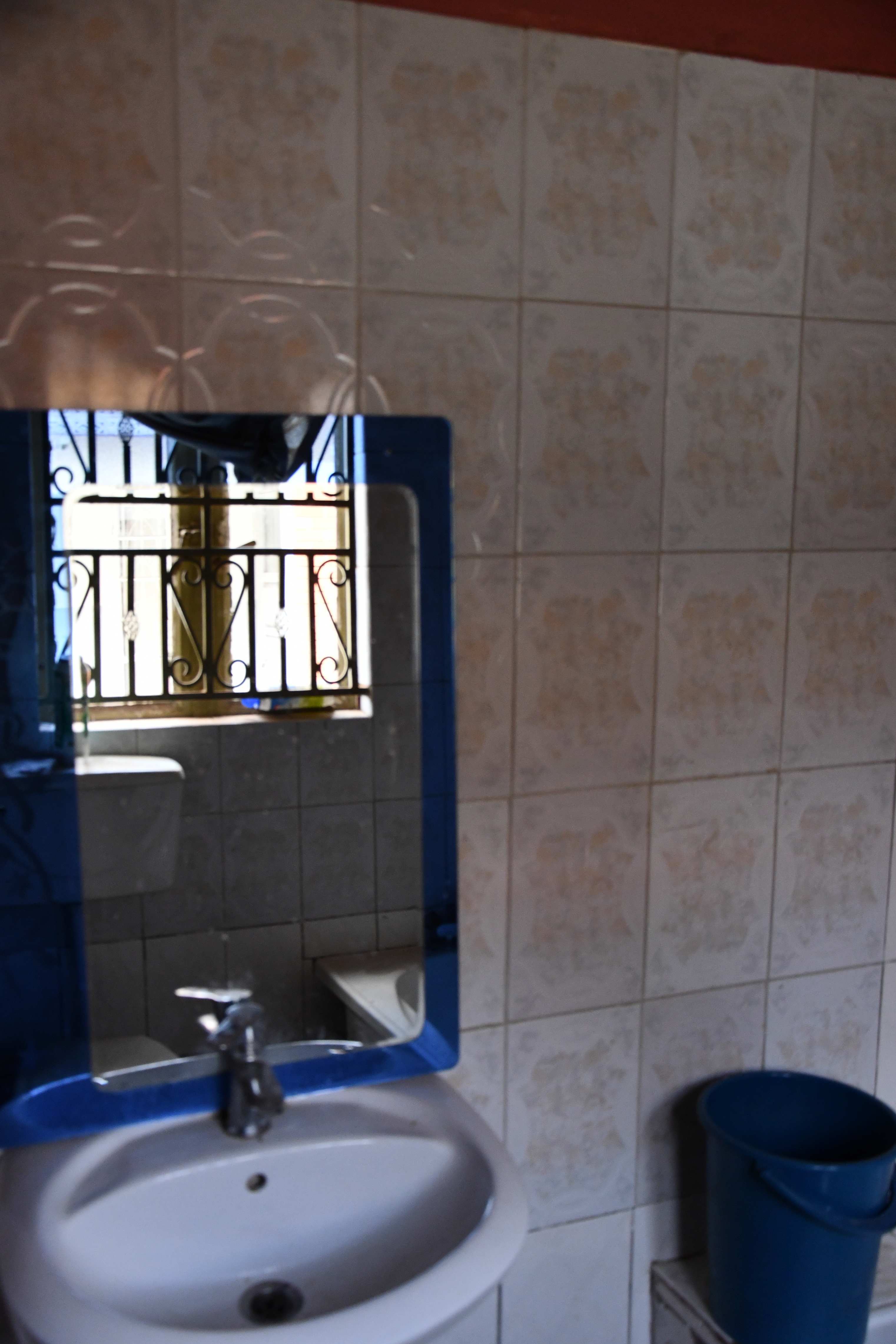 Single room : Bathroom